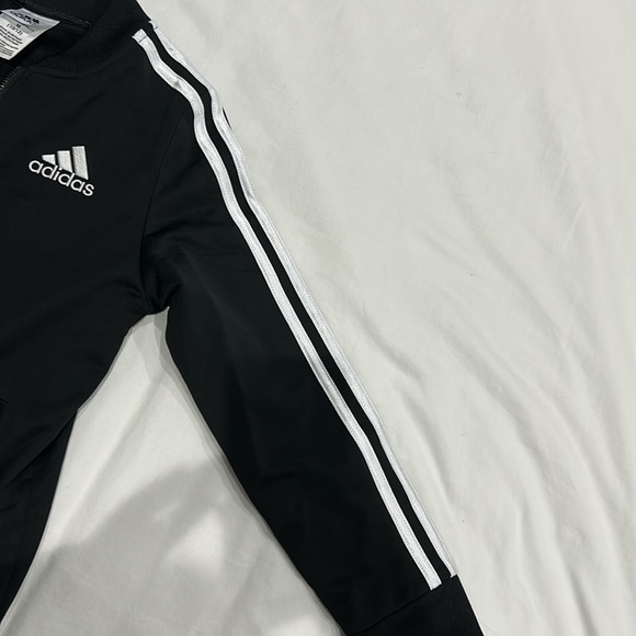 Adidas big girls lightweight track jacket - Picture 5 of 8